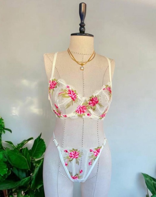 137 C-CUP 3 RENK BRODE SÜTYEN TAKIM