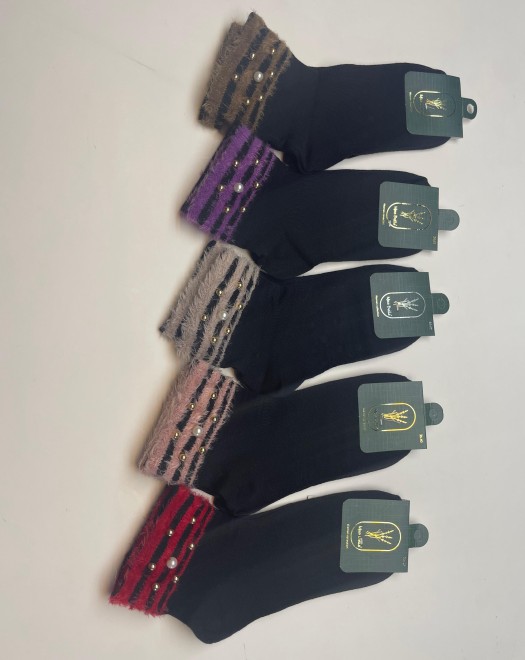 KUŞ TÜYLÜ İNCİLİ KADIN PATİK