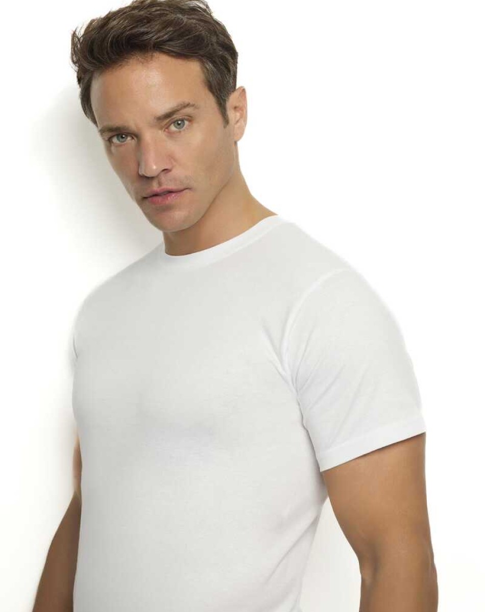 104 ERKEK SIFIR YAKA YARIM KOL ATLET