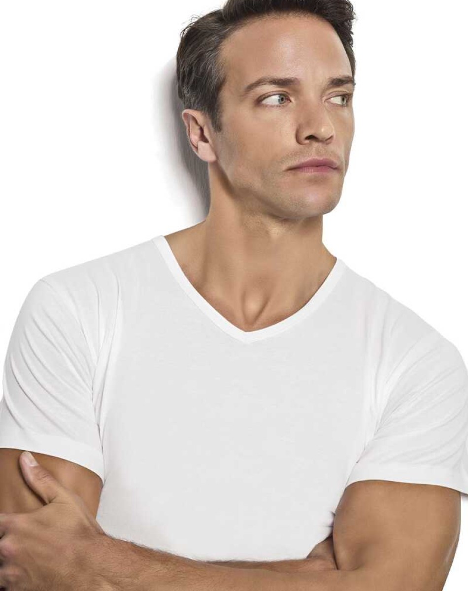 105 ERKEK V YAKA YARIM KOL ATLET