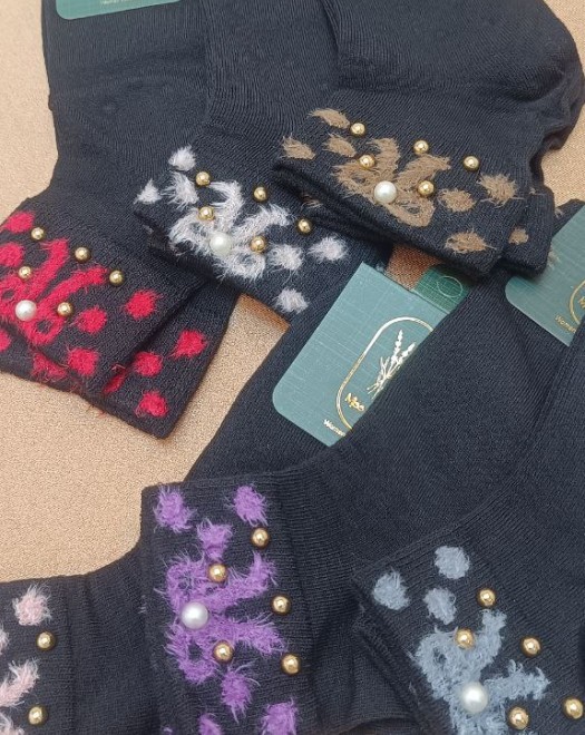 KUŞ TÜYLÜ İNCİLİ KADIN PATİK