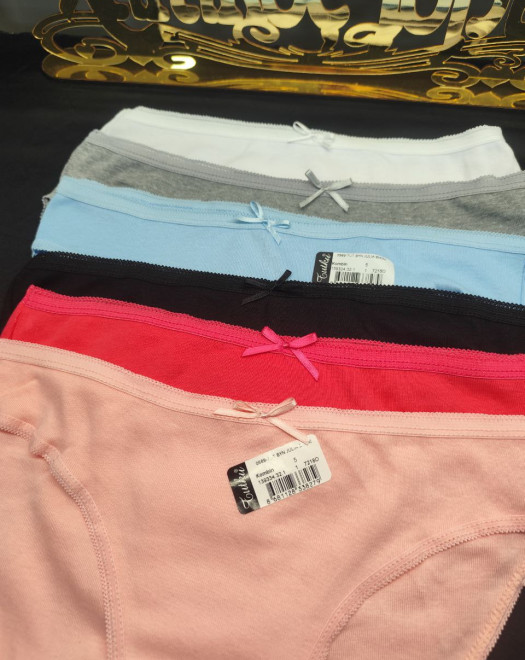 0569 JULIA BAYAN BİKİNİ