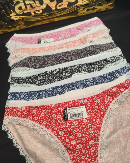 0584 ESTHER BAYAN BİKİNİ